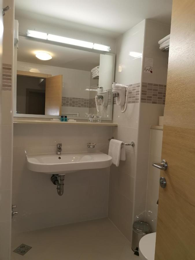 Hotel Quercus Drvenik  Ngoại thất bức ảnh