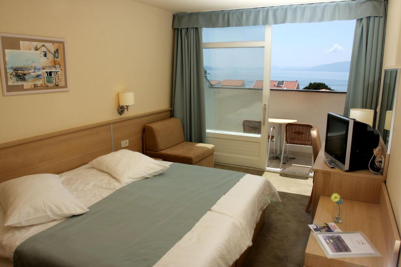 Hotel Quercus Drvenik  Ngoại thất bức ảnh