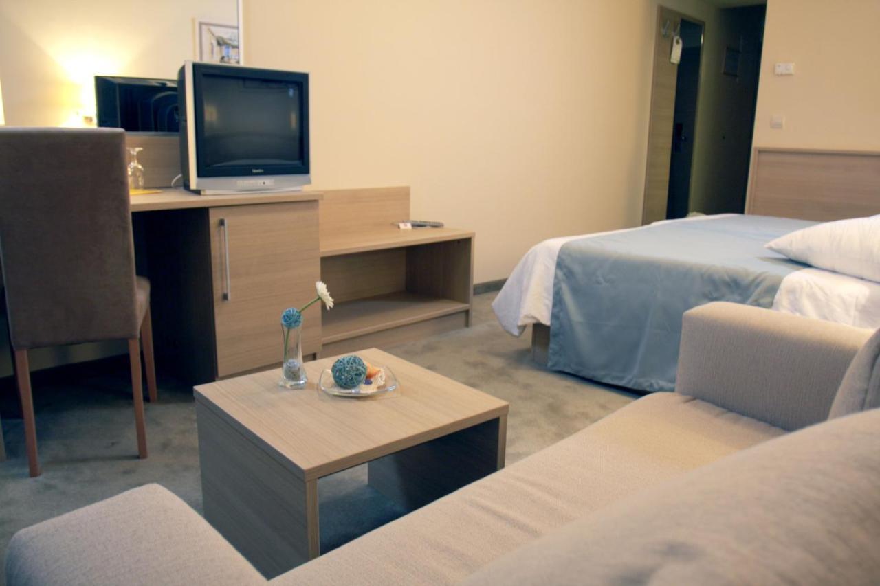 Hotel Quercus Drvenik  Ngoại thất bức ảnh